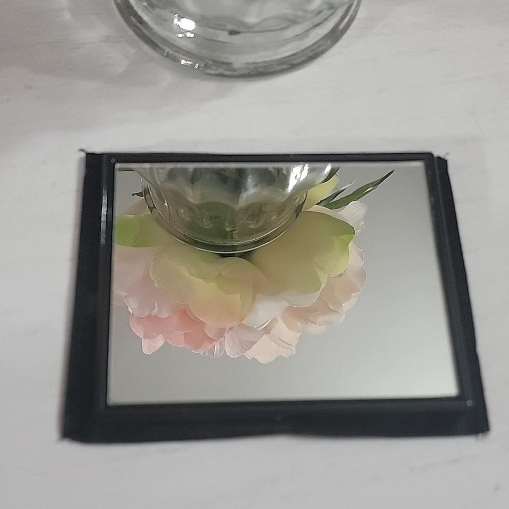 Bottega Veneta Compact Mirror - Picture 2 of 6